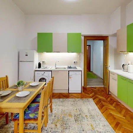 The In The Heart Of Old 1bdr Apartament